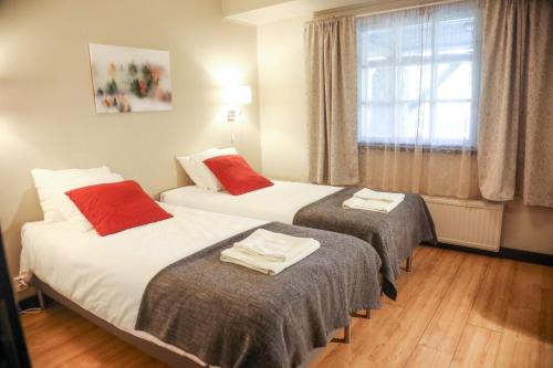 Parikkala Hotel | Discover Hotelli Kägöne: Family-Friendly with Hot Tub