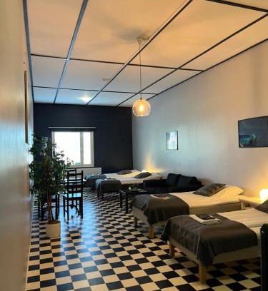 Karsamaki Hotel | Pet-Friendly Hotelli Keskipiste with Ocean View & Pool