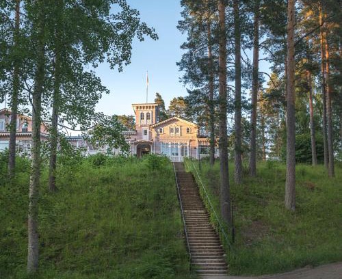 Punkaharju Hotel | Pet-Friendly Hotel Punkaharju with Private Beach Access