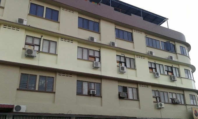 Larut House | Budget-Friendly Stay at HotelMalaya - Comfort Awaits