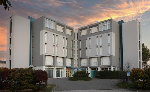 Collecchio Hotel | Pet-Friendly Hotels Campus with Breakfast & High Ratings