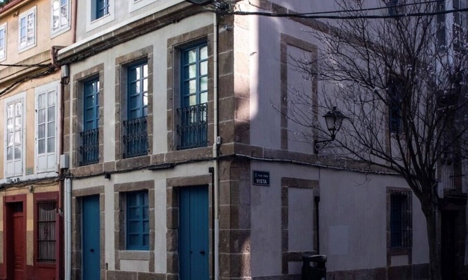 La Coruna Apartment | Elegant Houmi Orzán - Family-Friendly Retreat in Concepcion Arenal