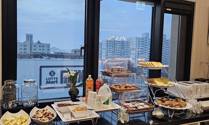Mokpo Hotel | Eco-Friendly Getaway at HoundHotel Mokpo PeaceSquare