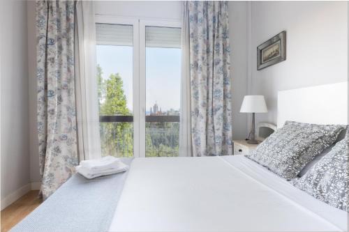El Baix Guinardo Apartment | Welcoming Lodging Apartments Guell Gaudi for Families