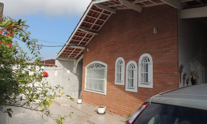 Itanhaem House | Pet-Friendly House 1 Suite & Bedrooms - Rated 10/10!