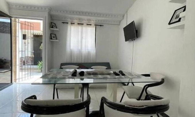 Comuna 2 House | Cozy Getaway 10 Minutes from Rodadero with Ocean View