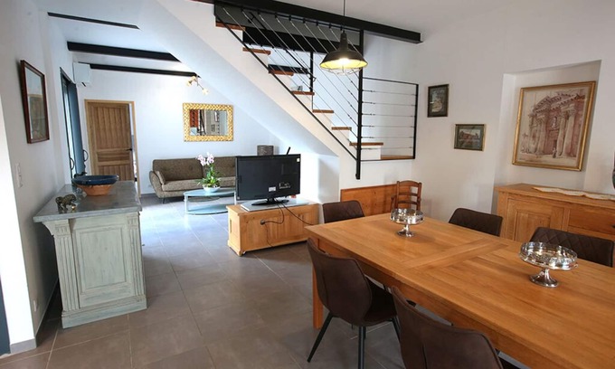 Fontvieille House | Relaxing Retreat: 5-Min Walk to Pool and Ocean Views