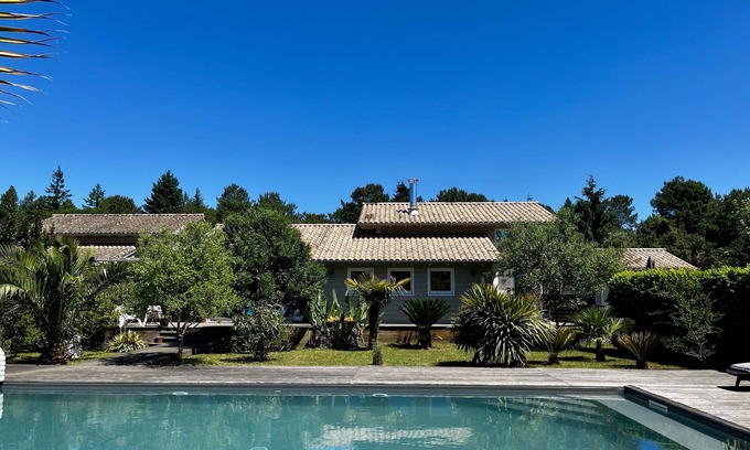 Saubion House | Discover a Coastal Retreat with Heated Pool & Ocean Views