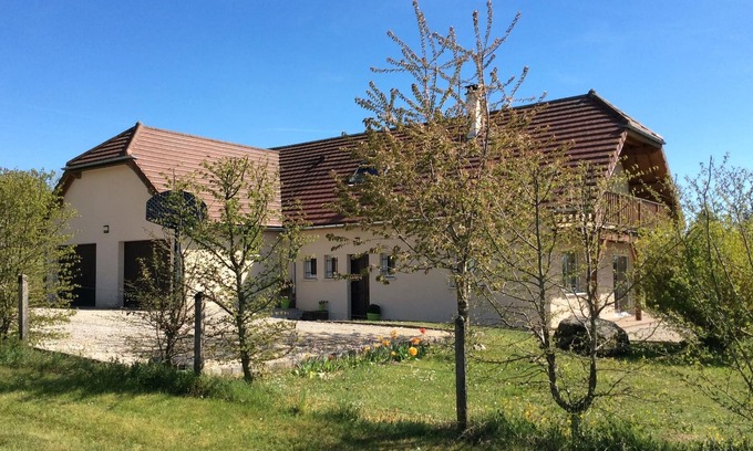 Hautecour House | House 190m² 8 people. Terrace, lake view, garage, 2500m² of land