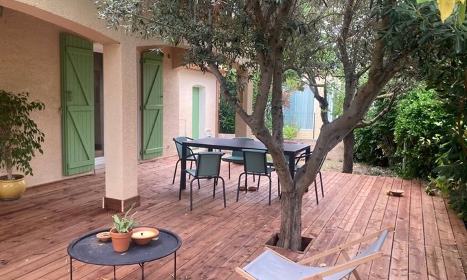 Palavas-les-Flots Villa | Beachside Haven: 2 Minutes from the Ocean with Spa Amenities