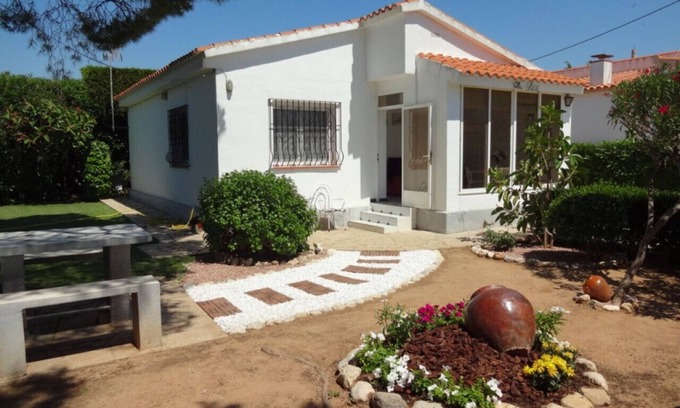 Vinaros Villa | Ideal House Steps from Beach - 10/10 Guest Rated, Pet Friendly