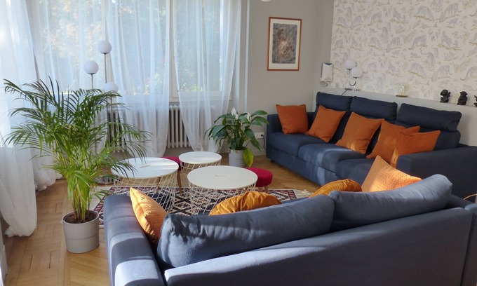 Lons-le-Saunier House | Guest Rated: 10/10 House "Lumière" with Garden & Spa