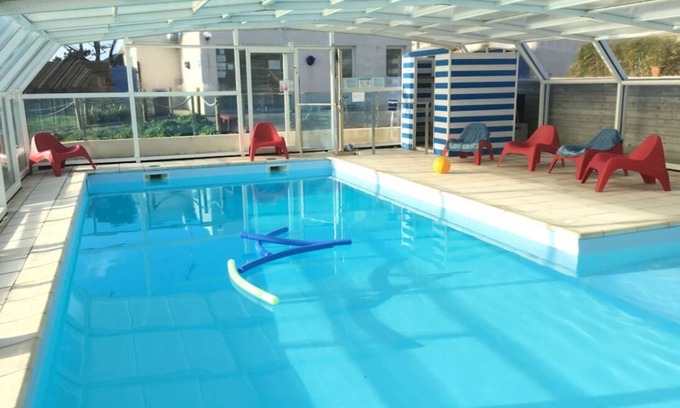 Le Conquet House | Cozy Retreat with Pool, Steps from the Beach for 6 Guests