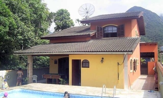 Morada da Praia House | Family Retreat with Pool & Ocean Views in Boraceia