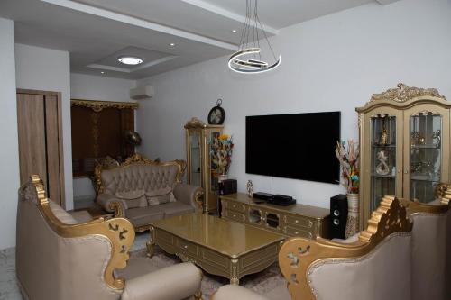 Ofin Apartment | House 4D