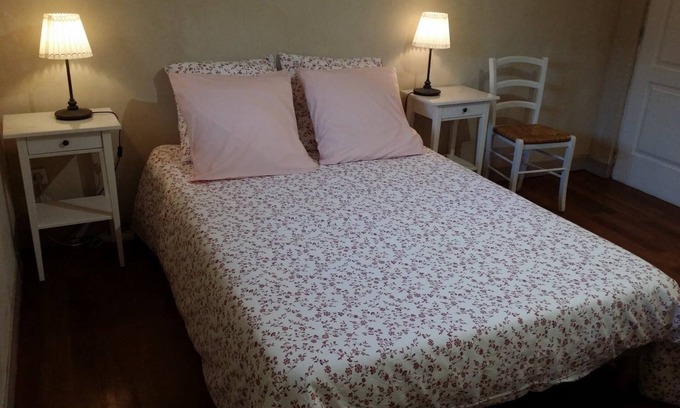 Sanguinet Bed & Breakfast | Cozy House for 5, Steps from the Lake with Kitchen Access