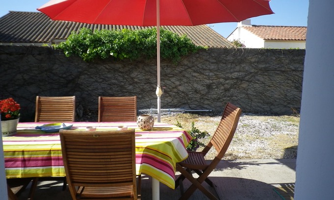 Les Sables d'Olonne Villa | Cozy Grand-gite for 10 Near the Seaside in Les Sables d'Olonne
