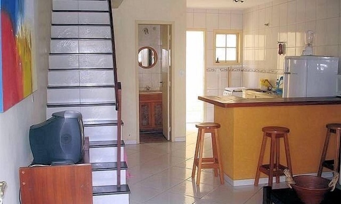Portal da Ferradura House | Cozy Condominium Steps from Main Beaches - 9/10 Rated!