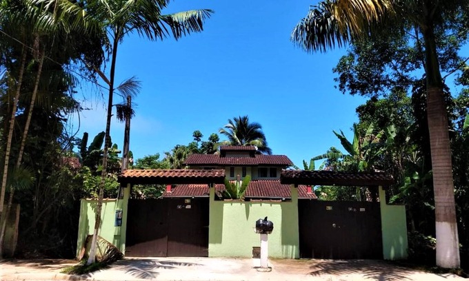 Caraguatatuba House | House 6Q - Relax by Two Pools Near Beautiful Beaches