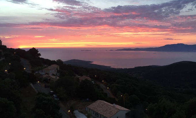 Coti-Chiavari House | Inviting House for 8 with Magnificent Gulf Views in Ajaccio