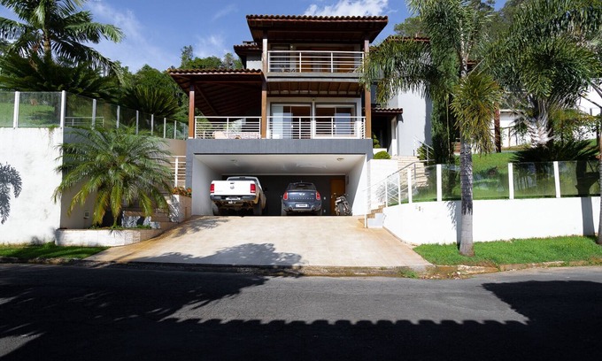 Tres Pontes Cottage | Discover House 996: Secure Retreat in Fazenda Orypaba