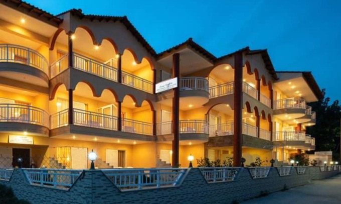 Kalamitsi Hotel | Discover House Aggeliki: Guest Rated 9/10 with Breakfast