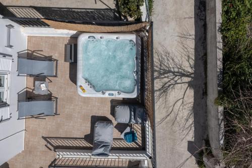 Vizari House | Experience Aggeliki House: Oceanfront Paradise Awaits