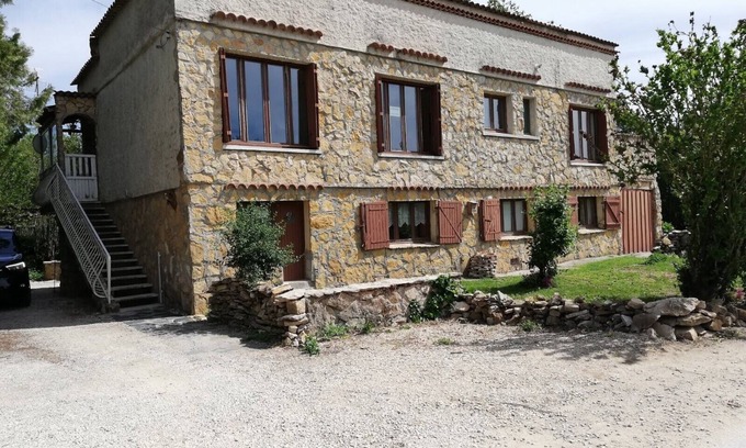 Verfeuil House | Discover House Aiguillon: Ocean View & Pet-Friendly Comfort