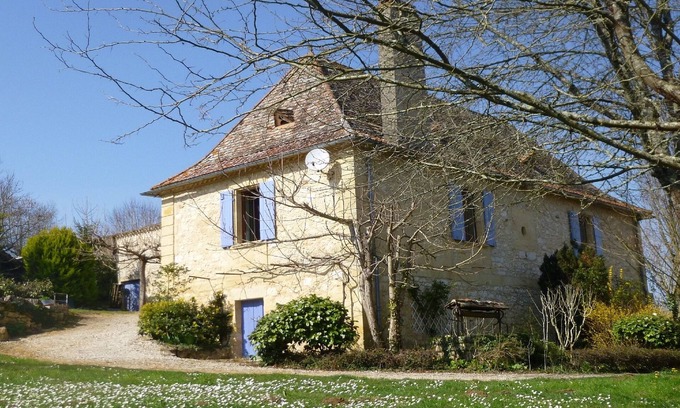 Bergerac Cottage | Medieval Comfort at House Alienor: Pet-Friendly Retreat