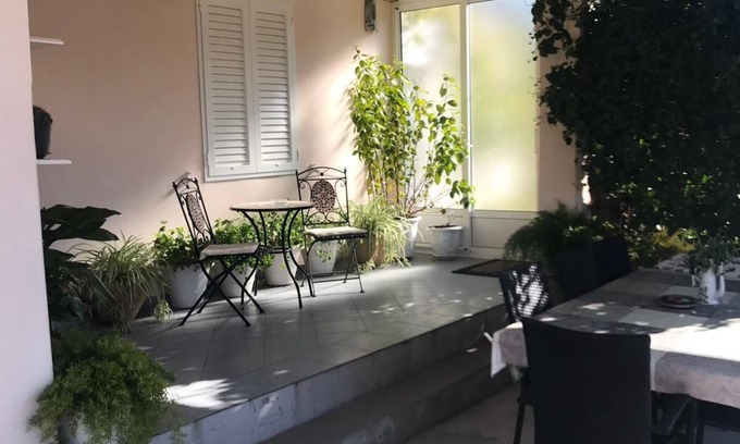 Zuljana House | Cozy House Apart: Family-Friendly with Kitchen Amenities