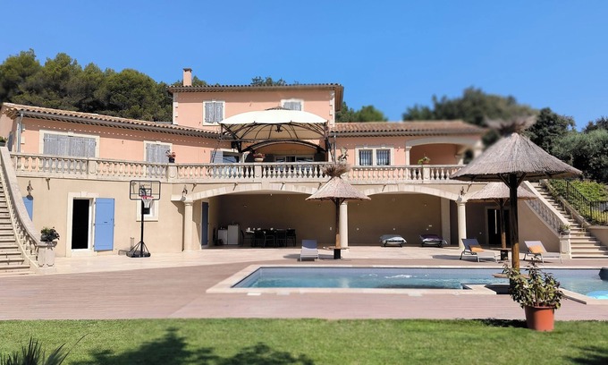 Puyvert Villa | House at the foot of the Luberon with swimming pool 5 minutes from the village of Lourmarin,
