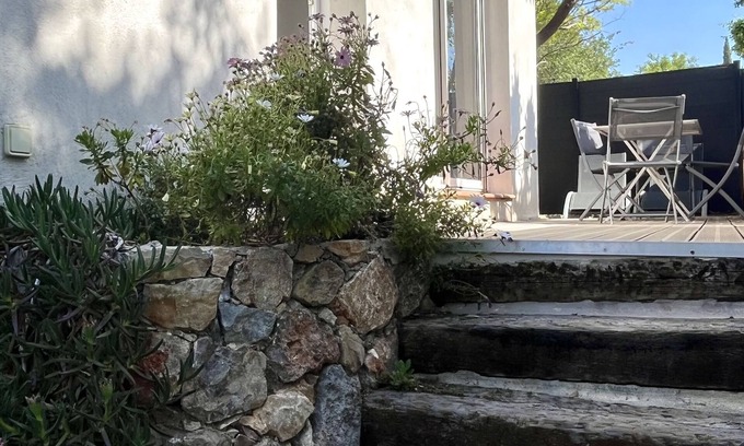 Le Revest-les-Eaux House | Idyllic Retreat at Mont Caume, Steps from the Beach