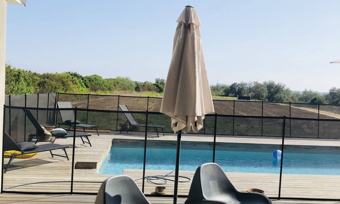 Aleria Villa | Cozy Retreat between Beach and Mountains with Ocean Views