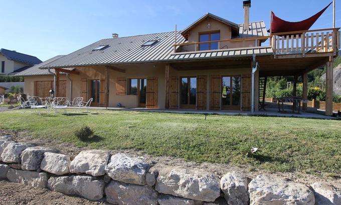 Prunieres Villa | Idyllic Retreat by Lake and Mountains, 10/10 Guest Rated