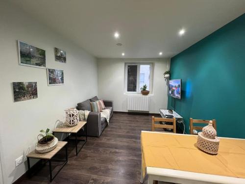 Stains Apartment | Cozy House BLUE Near Stade de France for Families