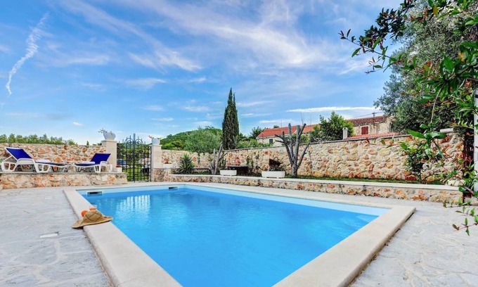 Banj House | House Bongo (50301-A1) - Zdrelac - island Pasman