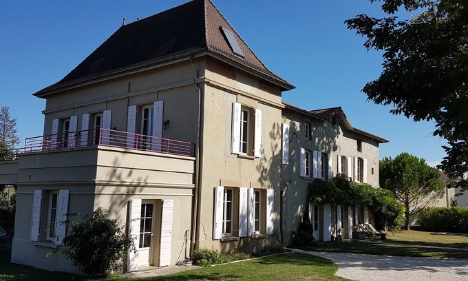 Grenay House | Elegant House Bourgeoise in Lyon: Nature & Family-Friendly