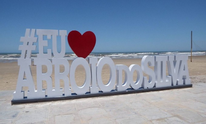 Balneario Arroio do Silva House | Cozy House by the Sea: Pet and Child Friendly Retreat