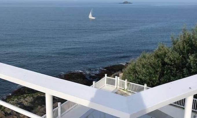 Little Nahant House | Coastal Retreat: House by the Sea - Glocca Morra Awaits