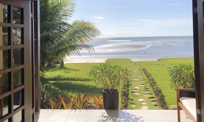 Japaratinga House | Beachfront House by the SEA at Japaratinga Beach