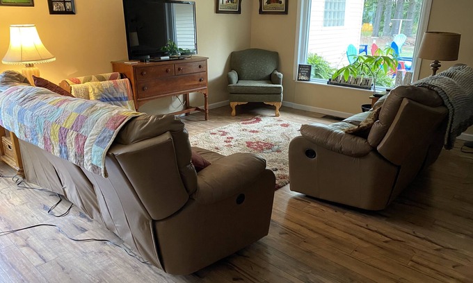 Plymouth House | Convenient House Near Notre Dame Campus with Kitchen Access