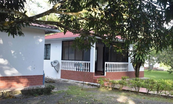 Guamal Cabin | Relaxing Retreat House with Pool, Spa & Family Amenities