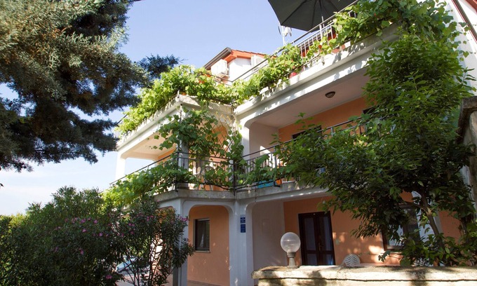 Funtana Apartment | Oceanfront Escape at House Coki - Rated 10/10 by Guests