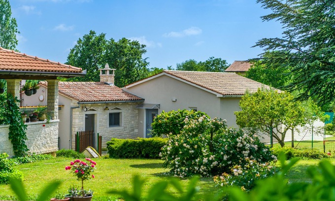 Modrusani House | Experience House Cortina: Pet-Friendly Retreat in Istria