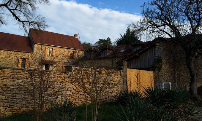 Marcillac-Saint-Quentin House | Dream House: Family-Ready Retreat with Pool and Breakfast
