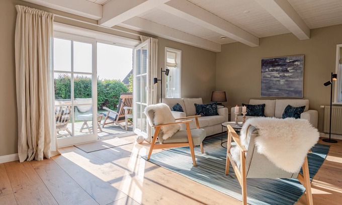 Midlum House | Beachfront House with Pool and Spa for Family Getaways