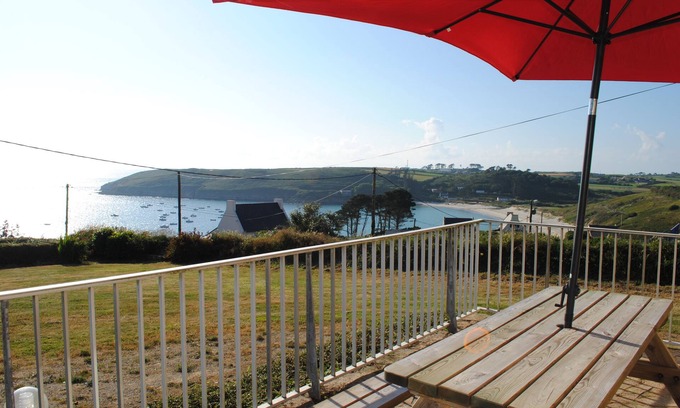 Ploumoguer House | Stunning Oceanfront Home with Sea View, 200m to Beach