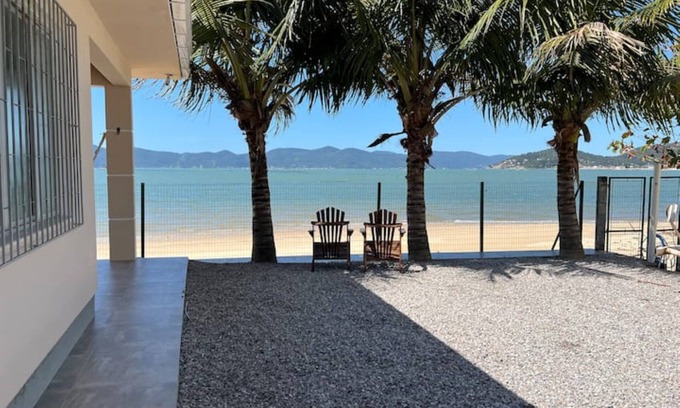 Palhoca House | Cozy House Facing the Sea with Spa and Hot Tub Amenities