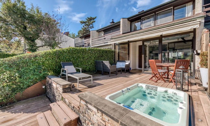 Thonon-les-Bains House | Unforgettable House Feet in the Water | Guest Rated 9.8