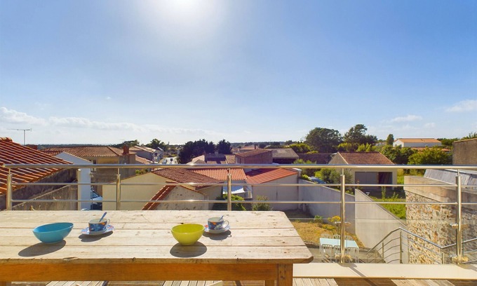 Brem Sur Mer Ski Chalet | House for 12 - 5min from Dunes beach